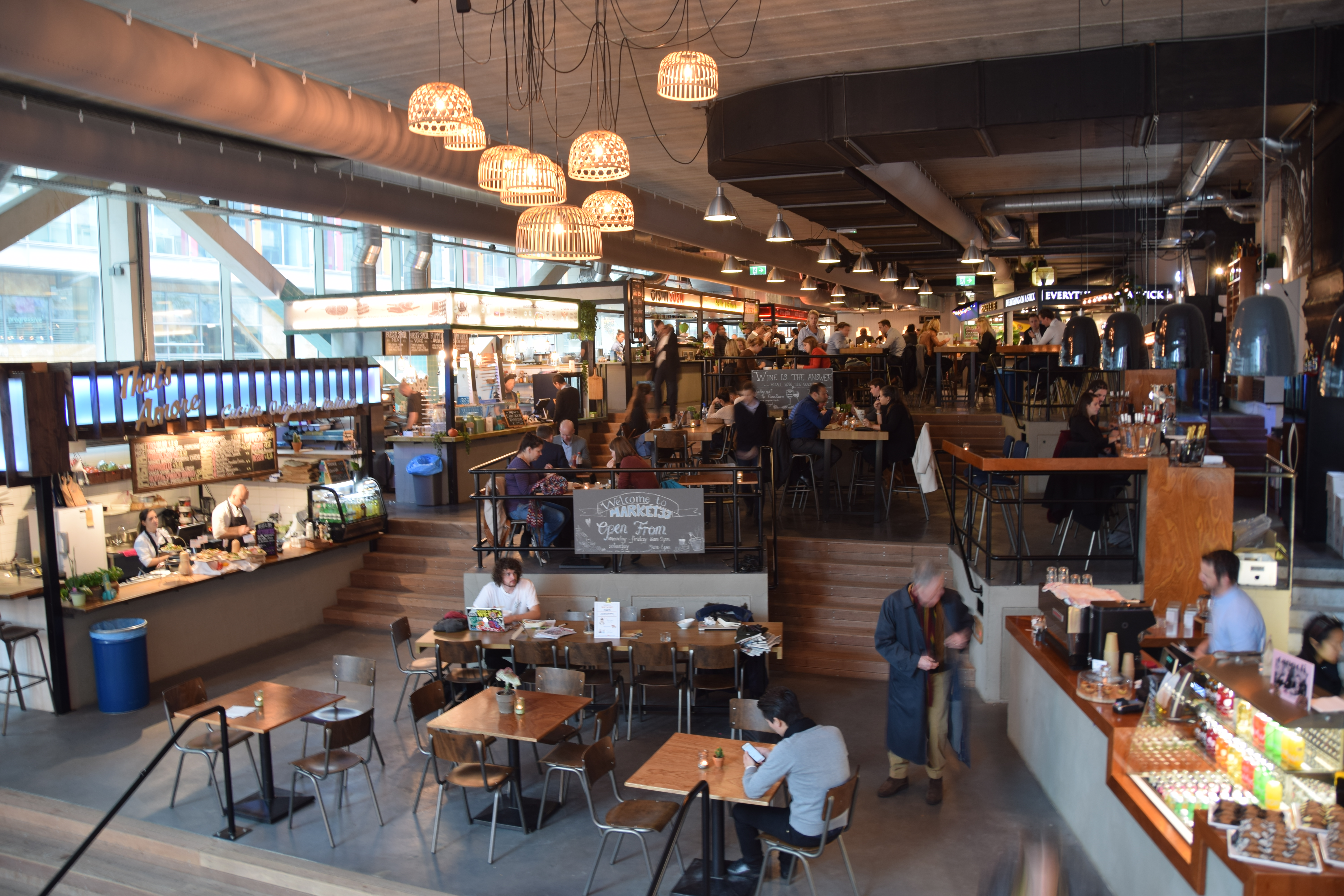 Foodcourt Market 33 serveert 100.000ste gerecht op Amsterdamse Zuidas