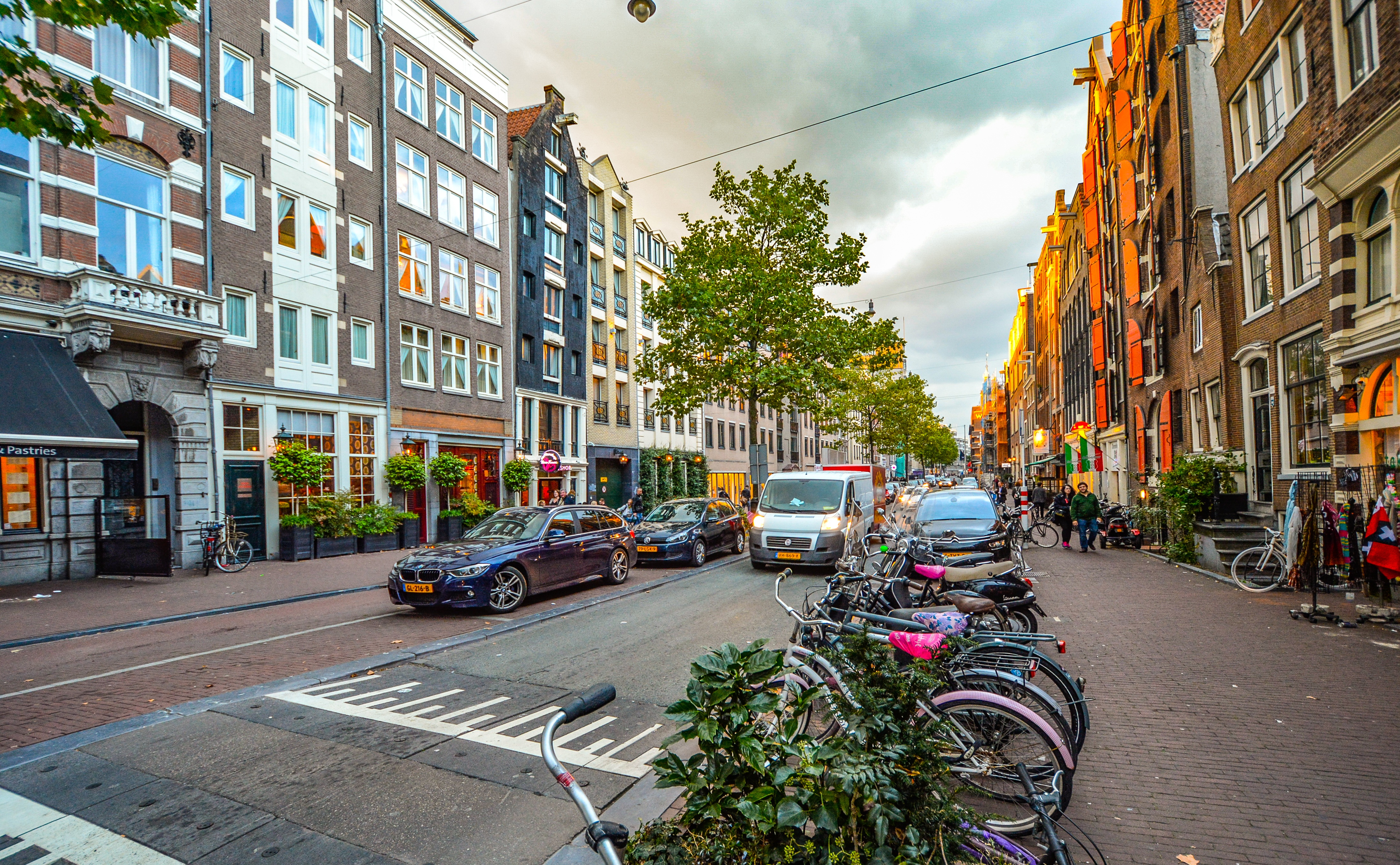 Amsterdam vorig jaar favoriet onder Nederlandse autohuurders